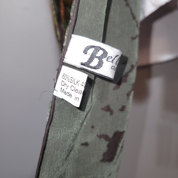 Bellissima Elegant Scarf with Mesh Detailing - Picture 5 of 5